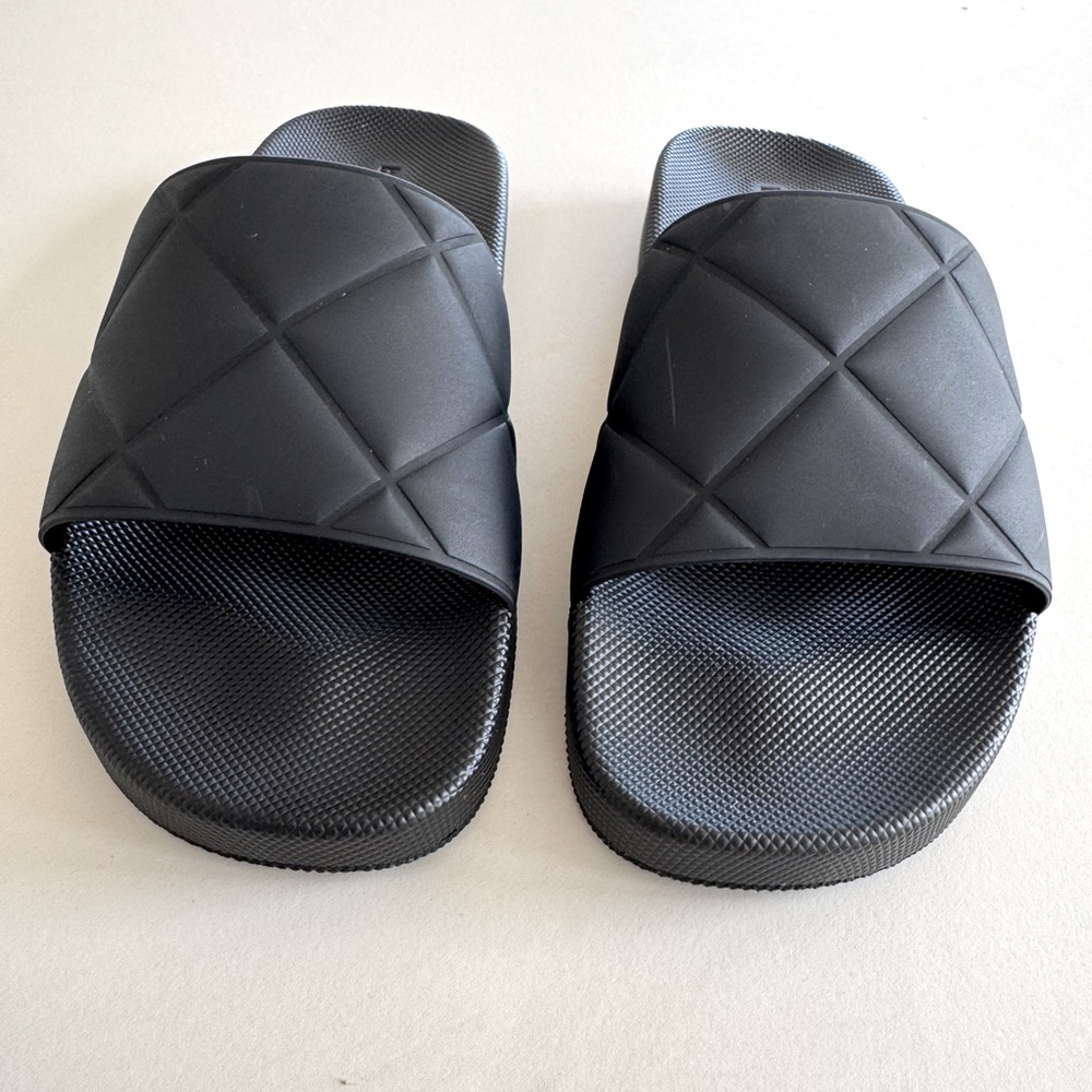 Bottega Veneta Black Quilted Sandals